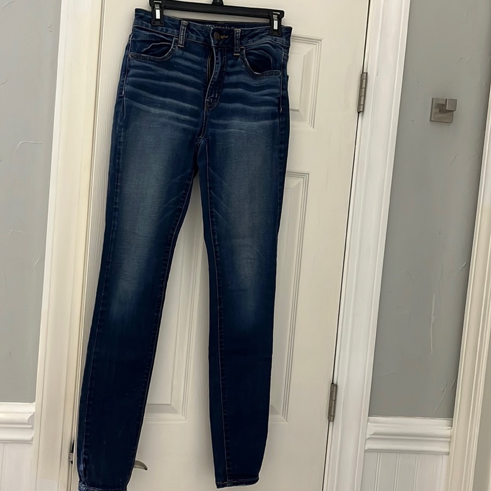 American Eagle super stretch skinny jeans. Size 6L